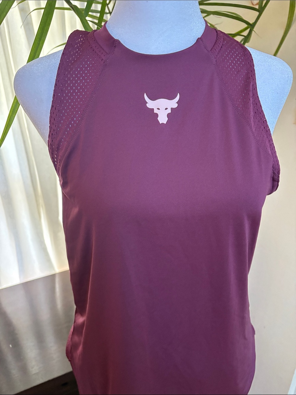 Under Armour Project Rock Heat Gear Plum High Neck Mesh-Shoulder Tank - Picture 2 of 6
